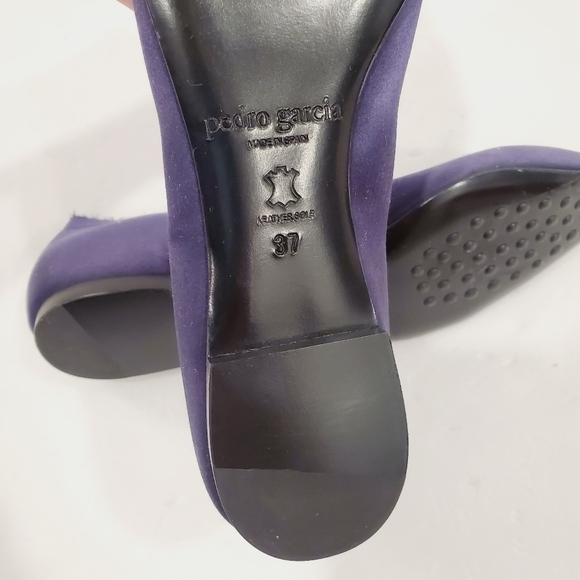 NEW Perdo Garcia Blue Pointy Satin Flats